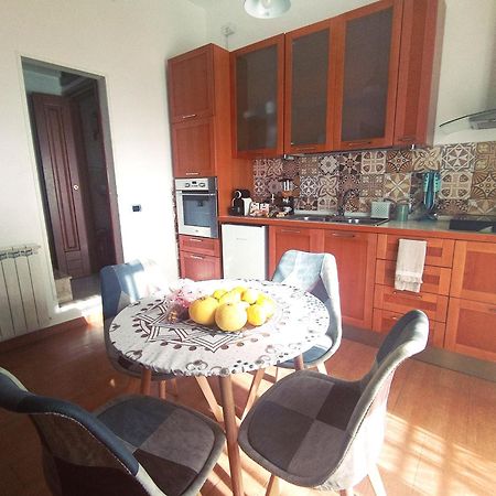 La Casetta Di Gio Gio Appartamento In Centro A مونريالي المظهر الخارجي الصورة